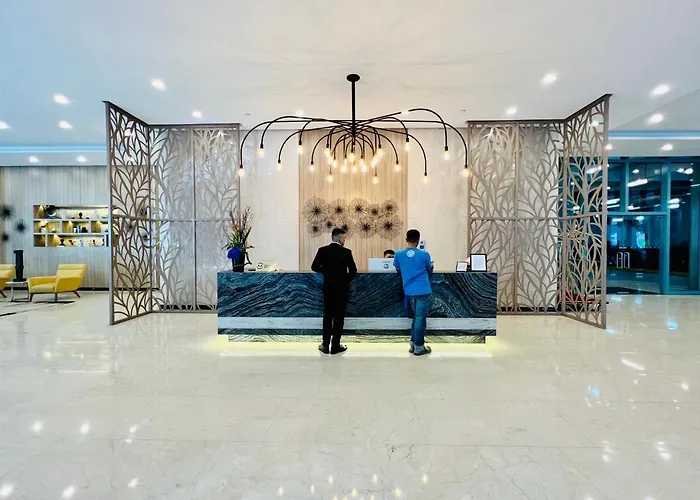 Free Welcome Breakfast, Bgc 1br, 300mbps Fiber, Steps To Mitsukoshi & Uptown, 17f Apartment Manila