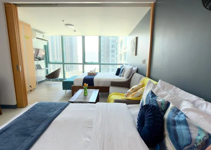 Apartment Free Welcome Breakfast, Bgc 1br, 300mbps Fiber, Steps To Mitsukoshi & Uptown, 17f Manila