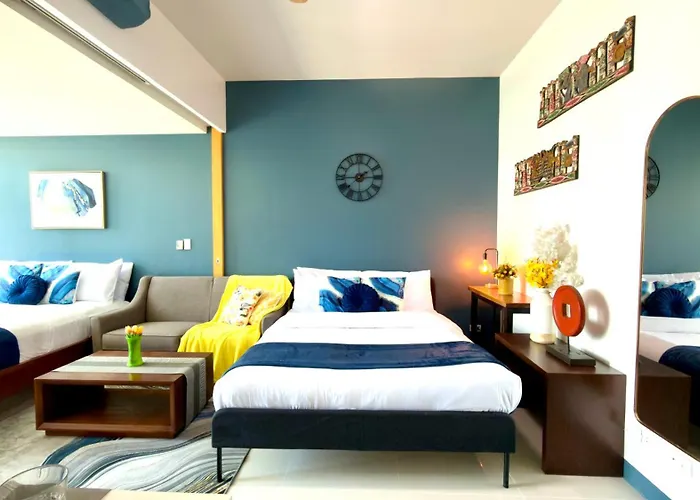 Free Welcome Breakfast, Bgc 1br, 300mbps Fiber, Steps To Mitsukoshi & Uptown, 17f Manila
