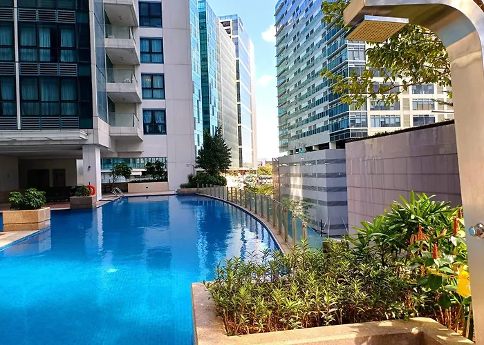 Free Welcome Breakfast, Bgc 1br, 300mbps Fiber, Steps To Mitsukoshi & Uptown, 17f Apartment Manila