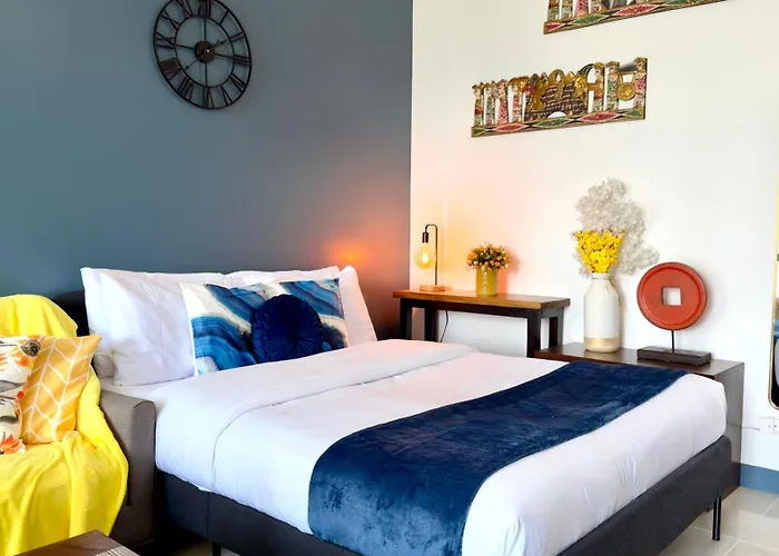 Apartment Free Welcome Breakfast, Bgc 1br, 300mbps Fiber, Steps To Mitsukoshi & Uptown, 17f