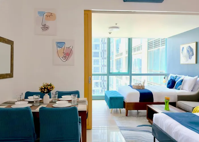 Free Welcome Breakfast, Bgc 1br, 300mbps Fiber, Steps To Mitsukoshi & Uptown, 17f Apartment Manila