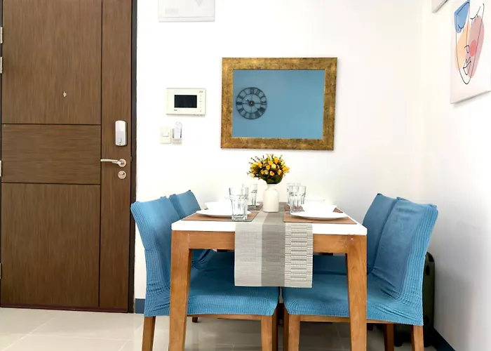 Apartment Free Welcome Breakfast, Bgc 1br, 300mbps Fiber, Steps To Mitsukoshi & Uptown, 17f *