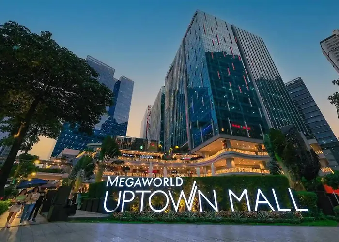 Apartment Free Welcome Breakfast, Bgc 1br, 300mbps Fiber, Steps To Mitsukoshi & Uptown, 17f