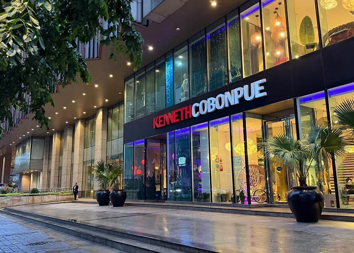 Free Welcome Breakfast, Bgc 1br, 300mbps Fiber, Steps To Mitsukoshi & Uptown, 17f Manila