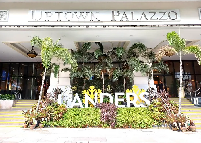 Free Welcome Breakfast, Bgc 1br, 300mbps Fiber, Steps To Mitsukoshi & Uptown, 17f Apartment